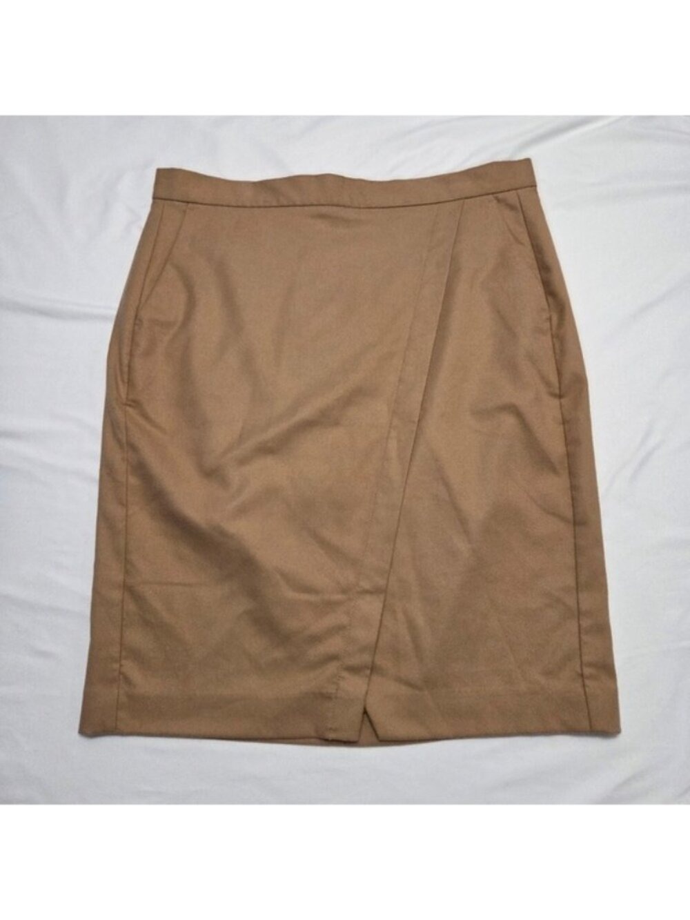 Banana Republic Pencil Skirt Wrap Professional Career Wear in Camel Size 8
